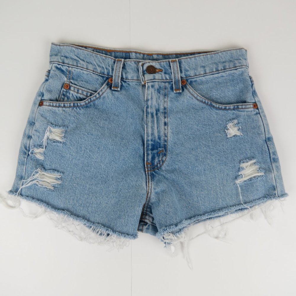 LEVI'S Cutoff Shorts - Picture 2 of 9